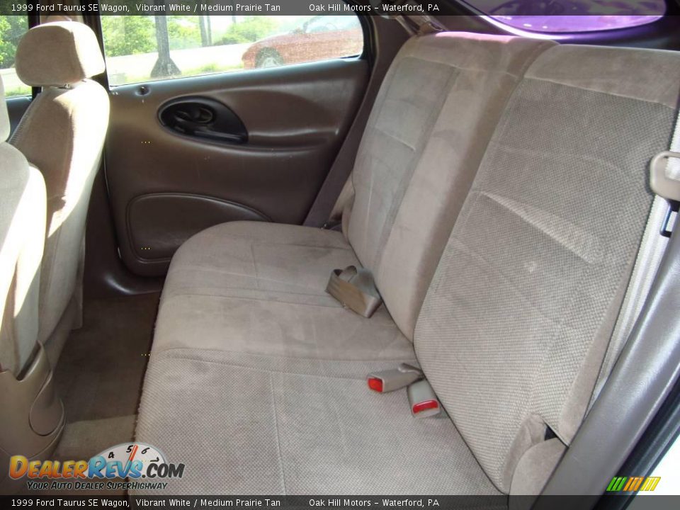 1999 Ford Taurus SE Wagon Vibrant White / Medium Prairie Tan Photo #10