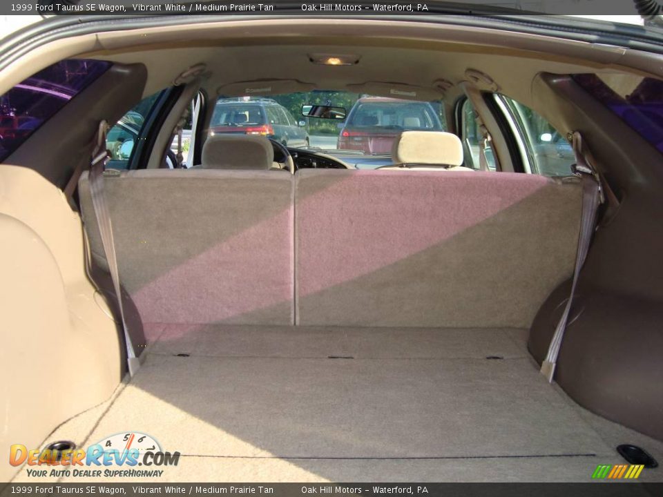 1999 Ford Taurus SE Wagon Vibrant White / Medium Prairie Tan Photo #11