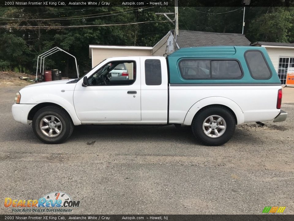 2003 Nissan Frontier XE King Cab Avalanche White / Gray Photo #2