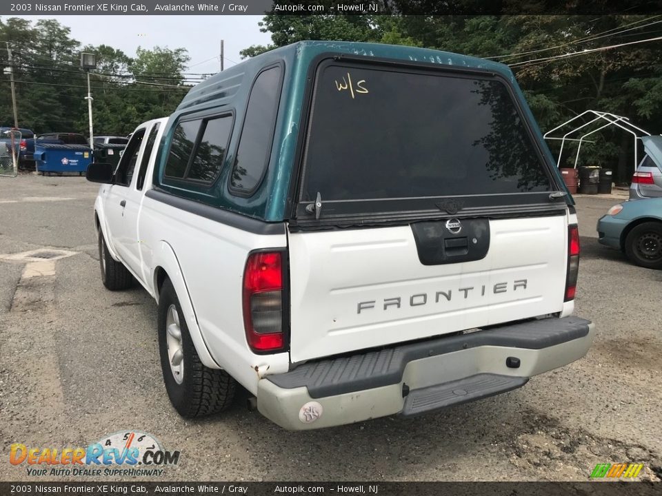 2003 Nissan Frontier XE King Cab Avalanche White / Gray Photo #4