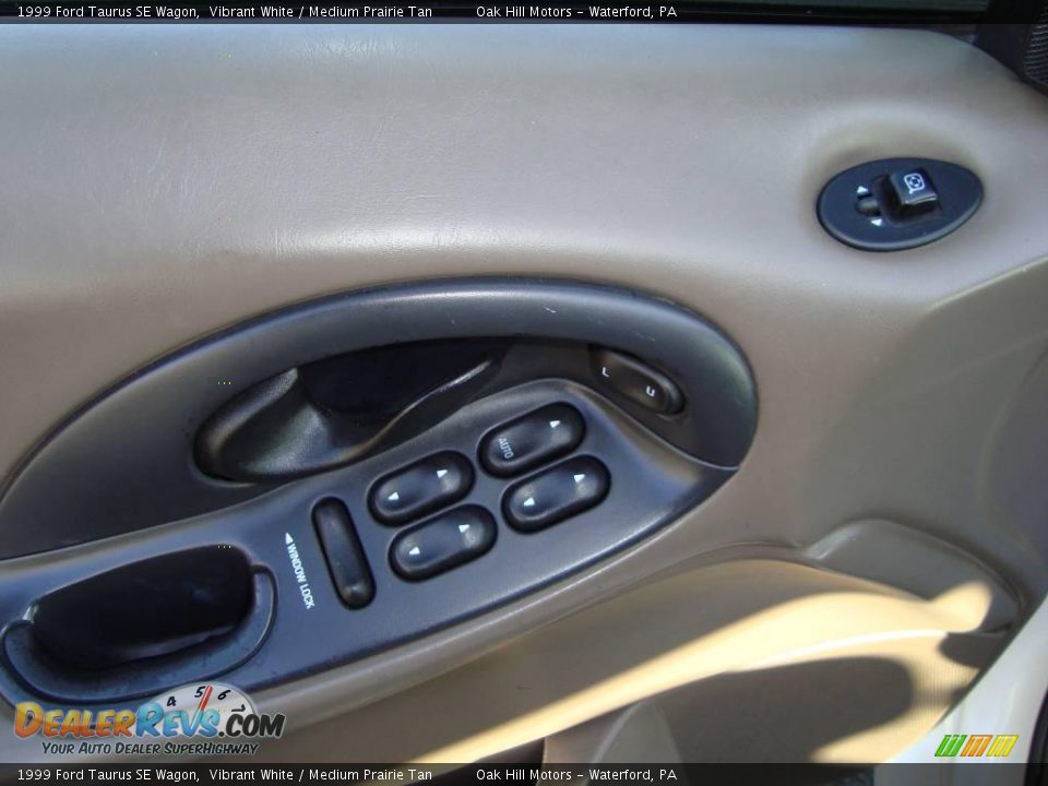 1999 Ford Taurus SE Wagon Vibrant White / Medium Prairie Tan Photo #15