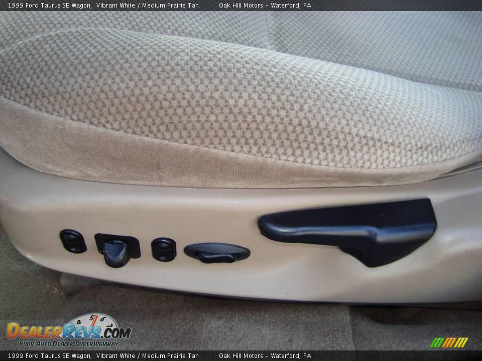 1999 Ford Taurus SE Wagon Vibrant White / Medium Prairie Tan Photo #16