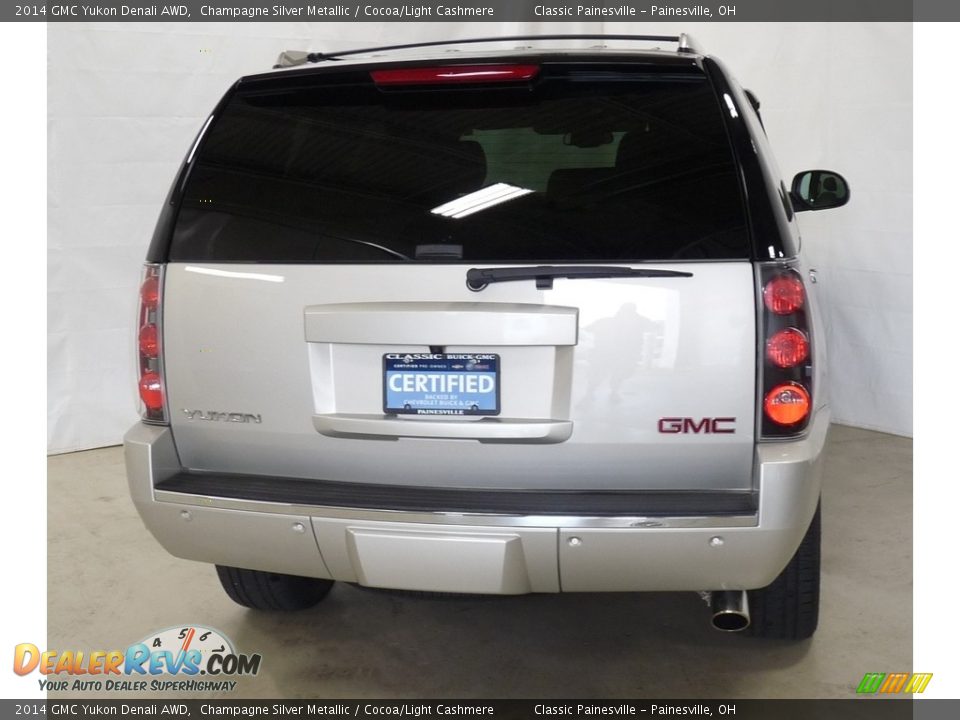 2014 GMC Yukon Denali AWD Champagne Silver Metallic / Cocoa/Light Cashmere Photo #3