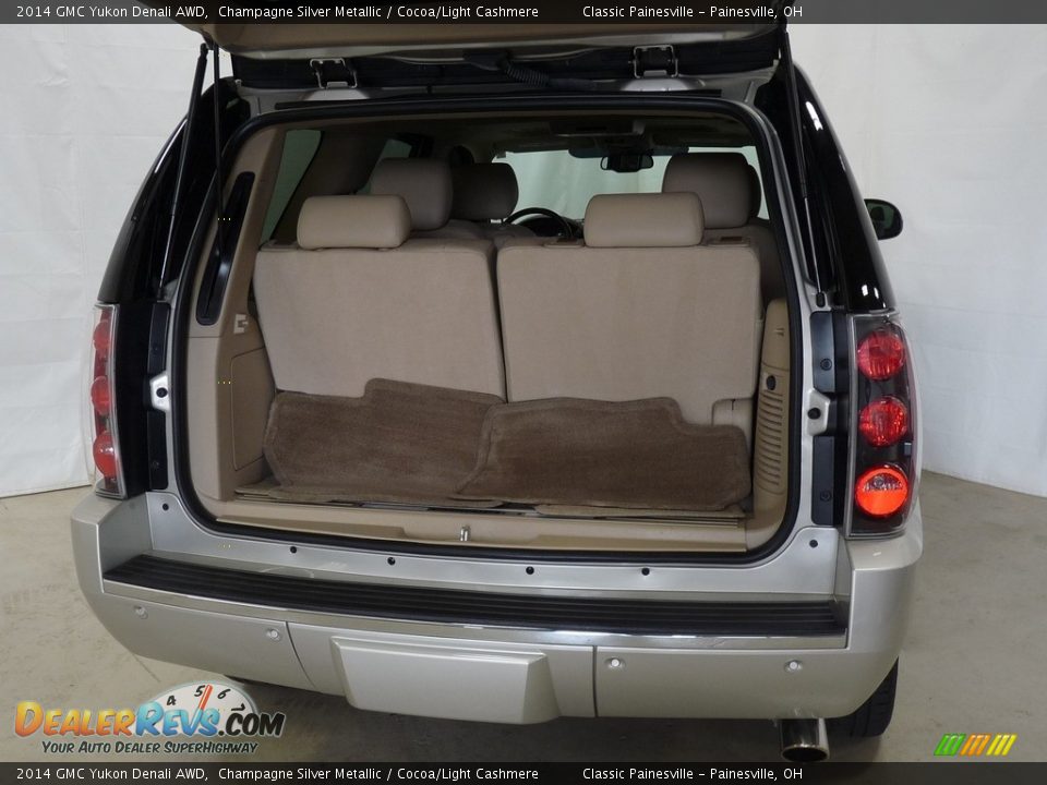 2014 GMC Yukon Denali AWD Champagne Silver Metallic / Cocoa/Light Cashmere Photo #11