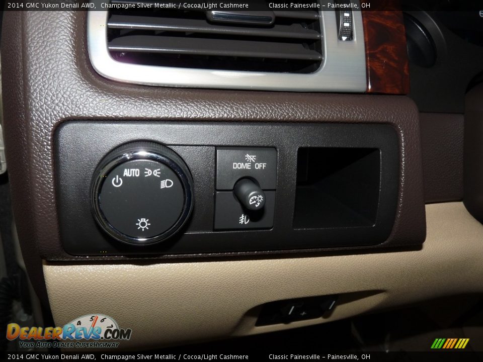 2014 GMC Yukon Denali AWD Champagne Silver Metallic / Cocoa/Light Cashmere Photo #13