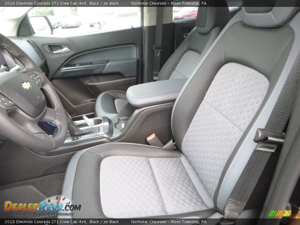 Front Seat of 2019 Chevrolet Colorado Z71 Crew Cab 4x4 Photo #15