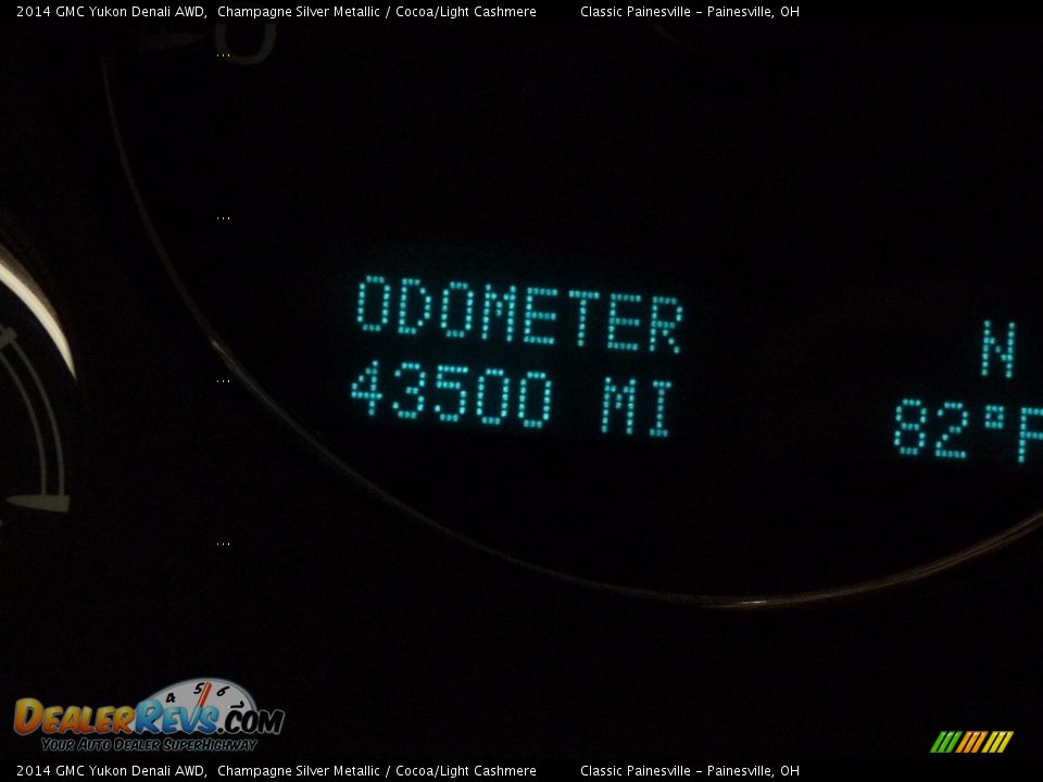 2014 GMC Yukon Denali AWD Champagne Silver Metallic / Cocoa/Light Cashmere Photo #17
