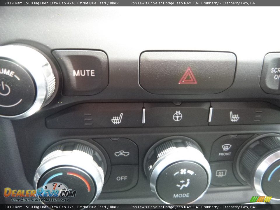 2019 Ram 1500 Big Horn Crew Cab 4x4 Patriot Blue Pearl / Black Photo #18