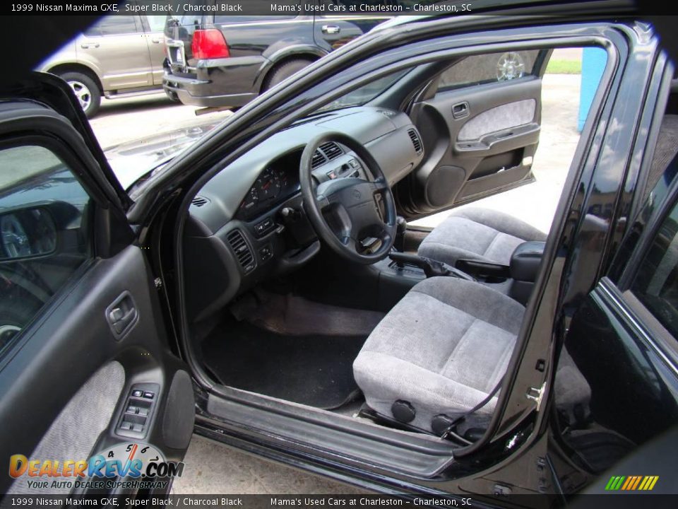 1999 Nissan Maxima GXE Super Black / Charcoal Black Photo #10