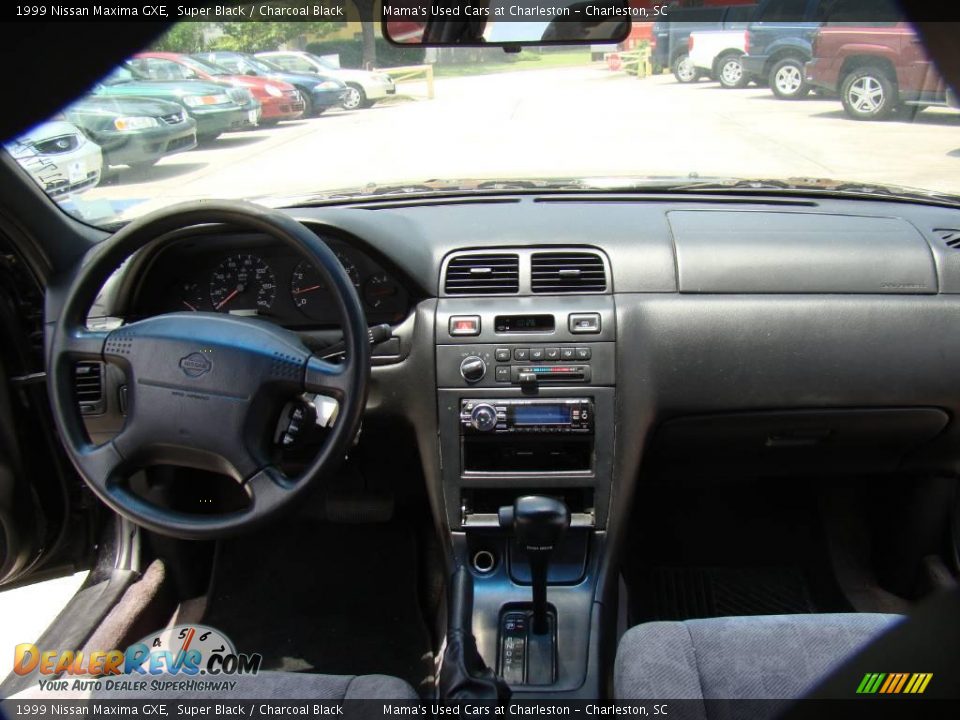 1999 Nissan Maxima GXE Super Black / Charcoal Black Photo #14