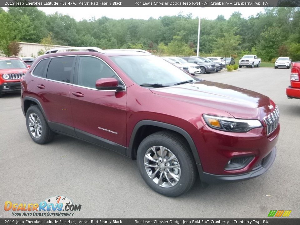 2019 Jeep Cherokee Latitude Plus 4x4 Velvet Red Pearl / Black Photo #7