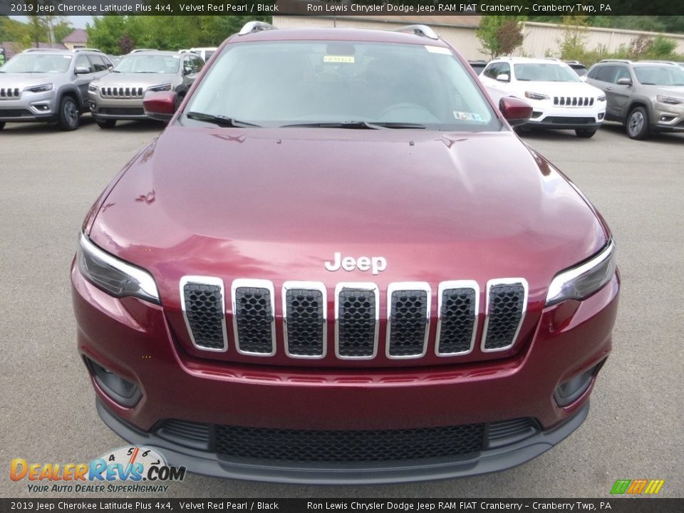 2019 Jeep Cherokee Latitude Plus 4x4 Velvet Red Pearl / Black Photo #8