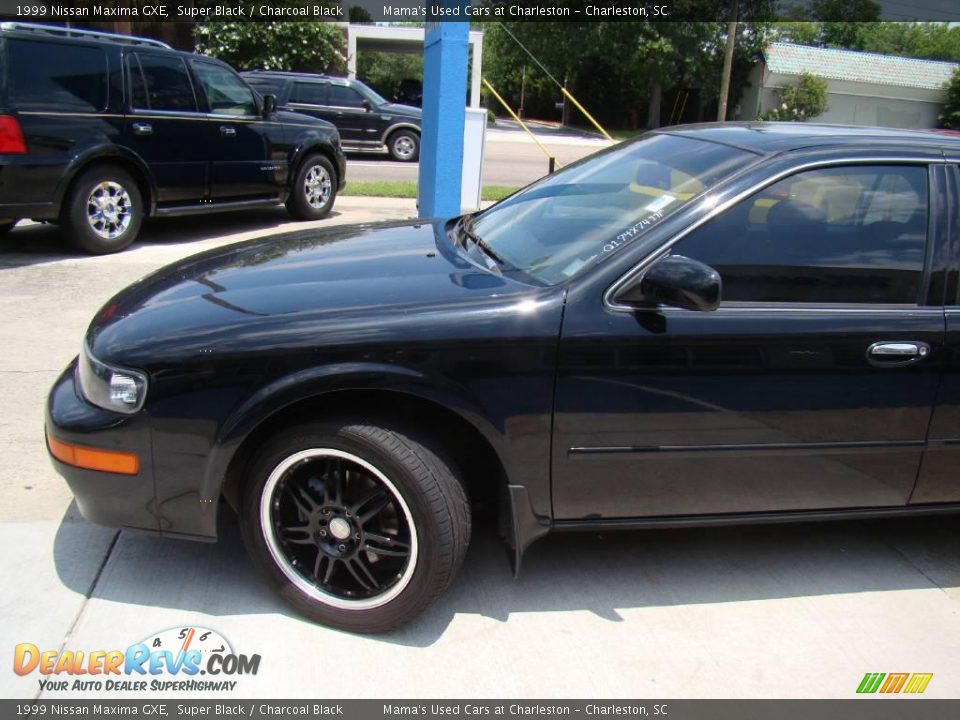 1999 Nissan Maxima GXE Super Black / Charcoal Black Photo #23