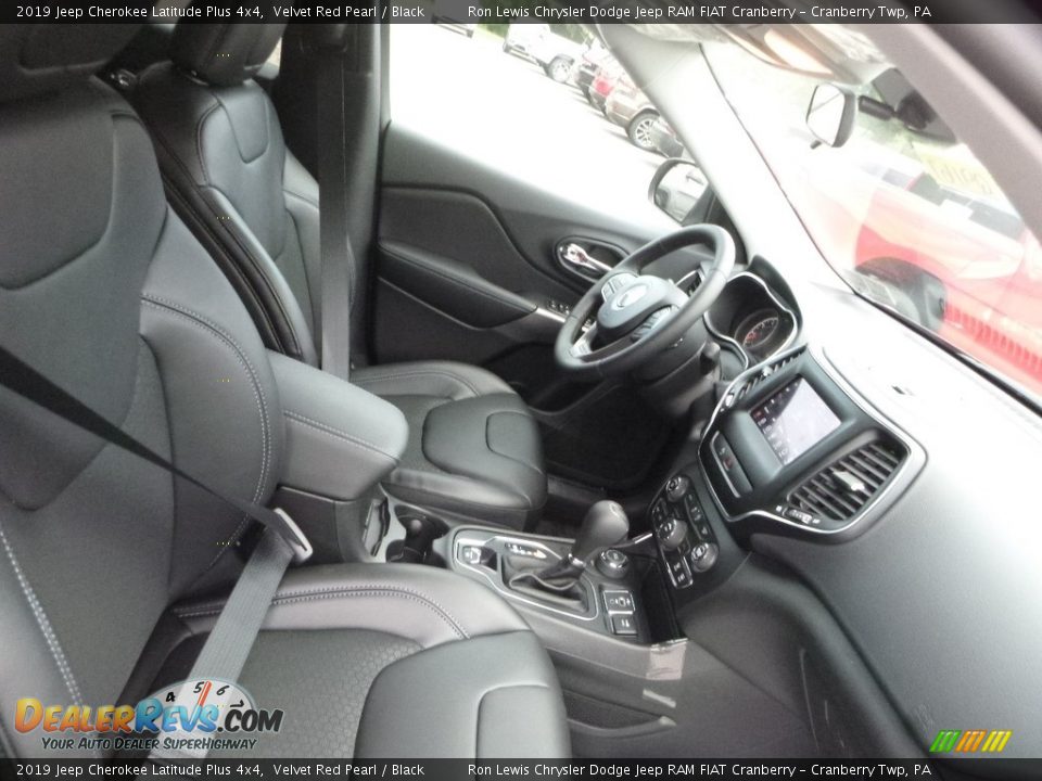 2019 Jeep Cherokee Latitude Plus 4x4 Velvet Red Pearl / Black Photo #10