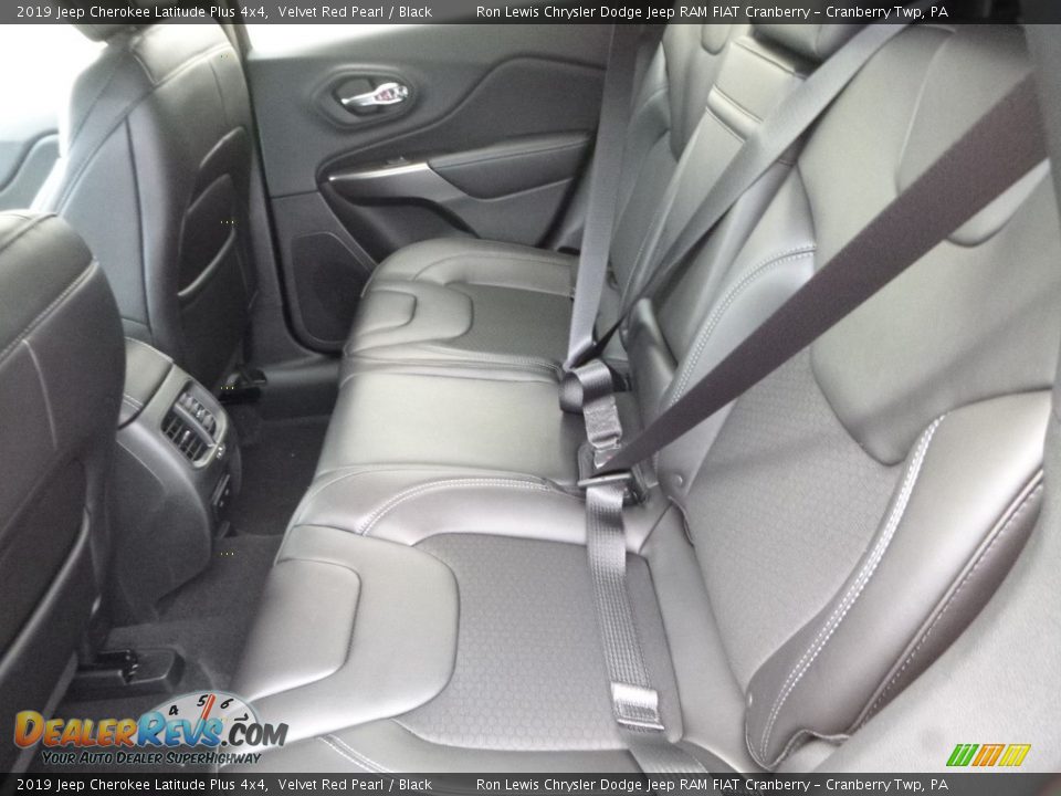 2019 Jeep Cherokee Latitude Plus 4x4 Velvet Red Pearl / Black Photo #12