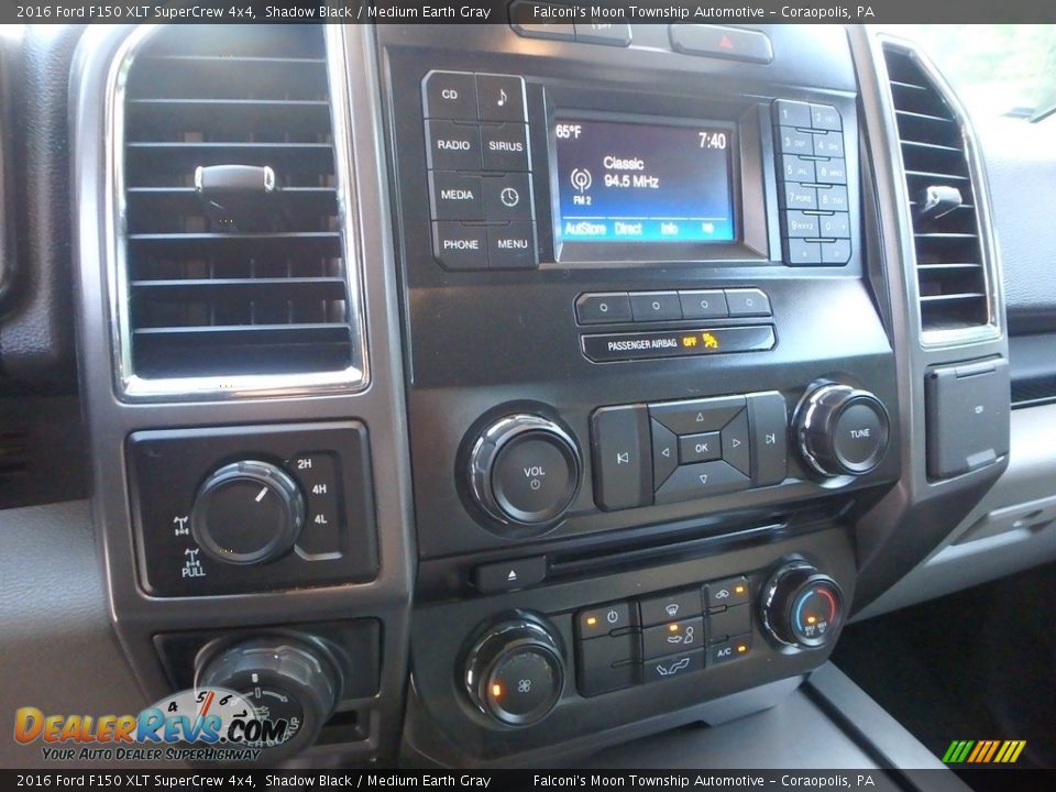 2016 Ford F150 XLT SuperCrew 4x4 Shadow Black / Medium Earth Gray Photo #22