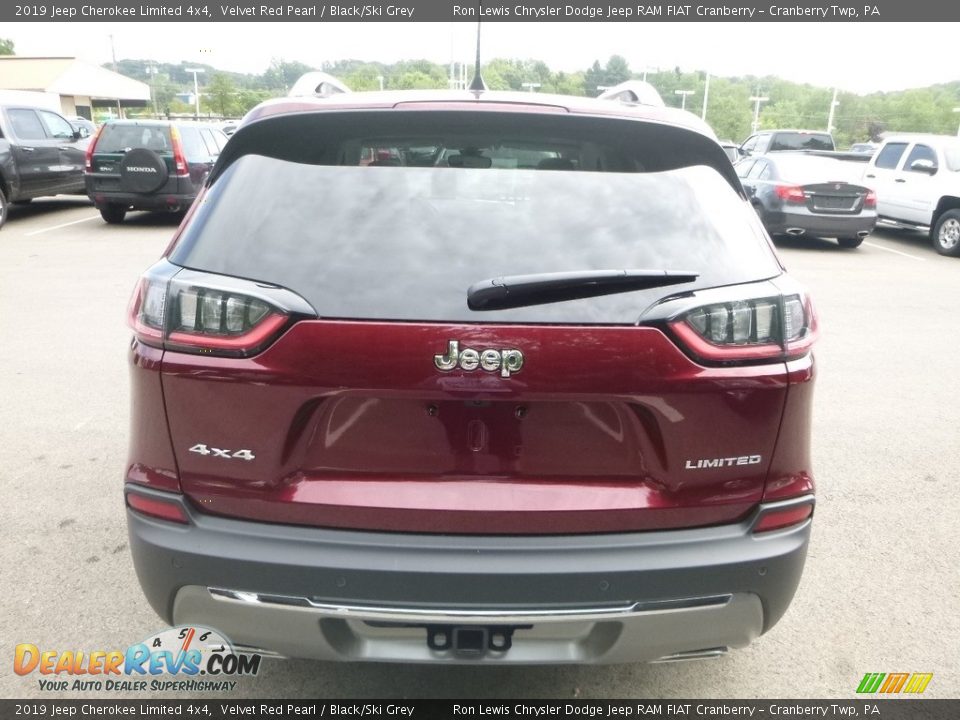 2019 Jeep Cherokee Limited 4x4 Velvet Red Pearl / Black/Ski Grey Photo #4