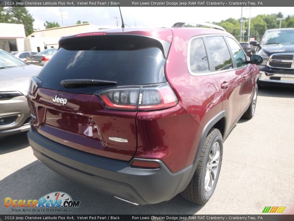 2019 Jeep Cherokee Latitude Plus 4x4 Velvet Red Pearl / Black Photo #5