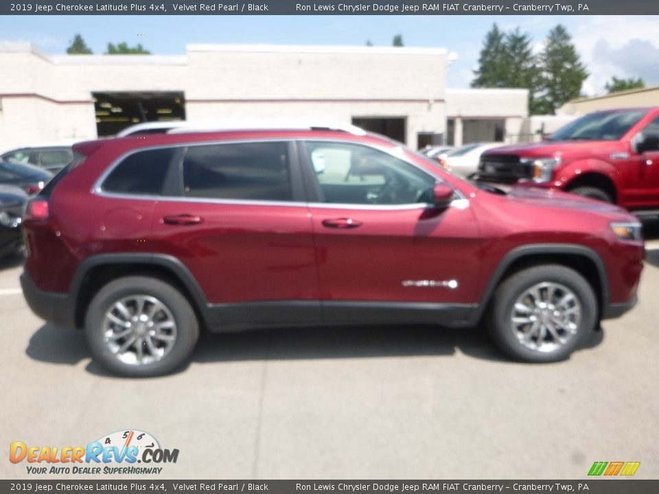 2019 Jeep Cherokee Latitude Plus 4x4 Velvet Red Pearl / Black Photo #6