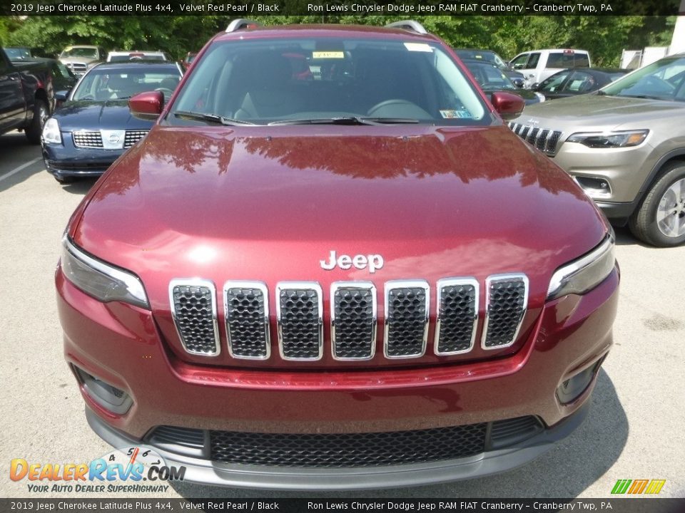 2019 Jeep Cherokee Latitude Plus 4x4 Velvet Red Pearl / Black Photo #8
