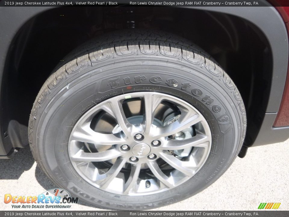 2019 Jeep Cherokee Latitude Plus 4x4 Velvet Red Pearl / Black Photo #9