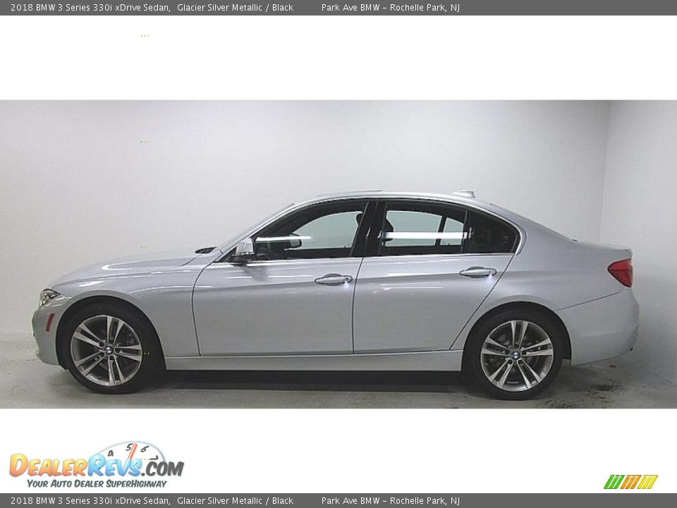 2018 BMW 3 Series 330i xDrive Sedan Glacier Silver Metallic / Black Photo #2