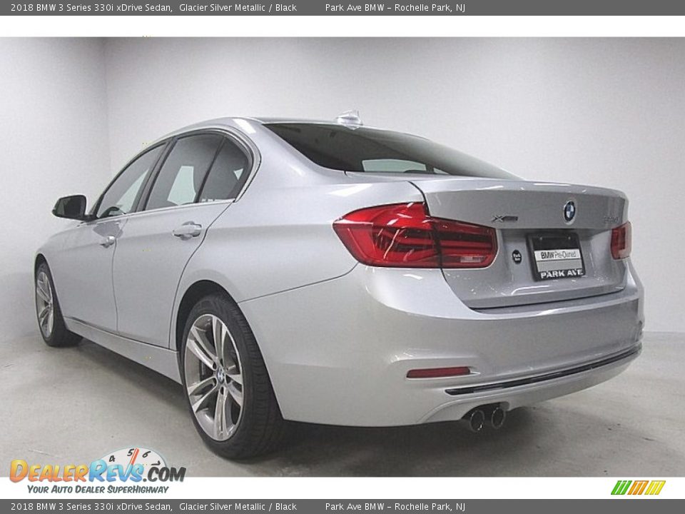 2018 BMW 3 Series 330i xDrive Sedan Glacier Silver Metallic / Black Photo #3