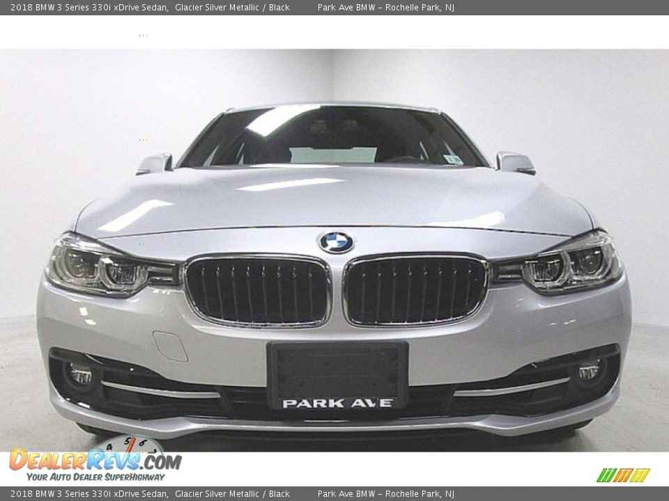 2018 BMW 3 Series 330i xDrive Sedan Glacier Silver Metallic / Black Photo #9