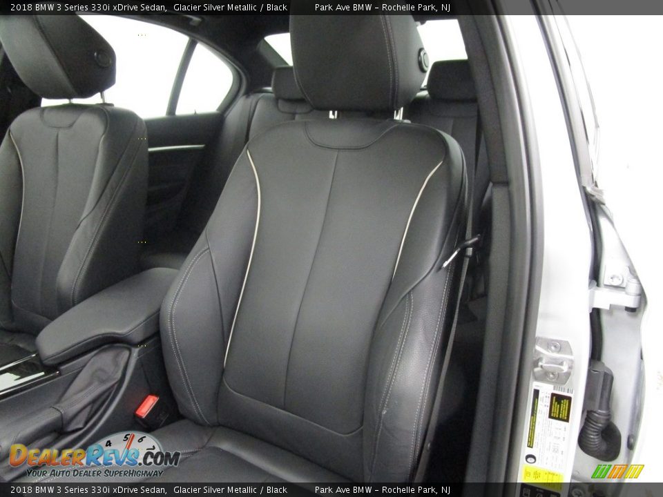 2018 BMW 3 Series 330i xDrive Sedan Glacier Silver Metallic / Black Photo #11