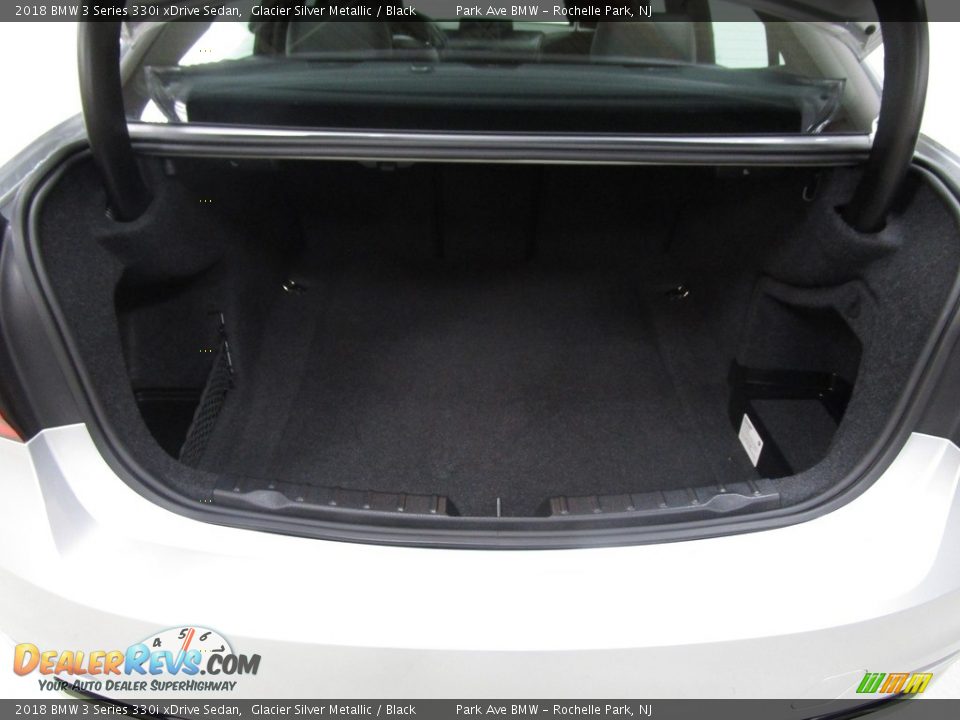 2018 BMW 3 Series 330i xDrive Sedan Glacier Silver Metallic / Black Photo #23