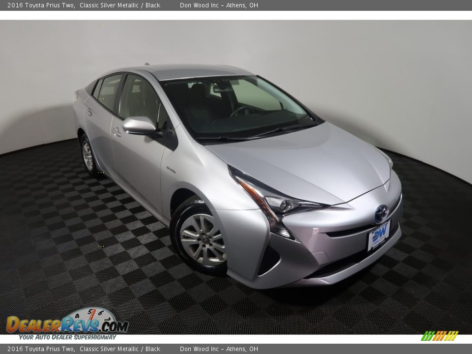 2016 Toyota Prius Two Classic Silver Metallic / Black Photo #2