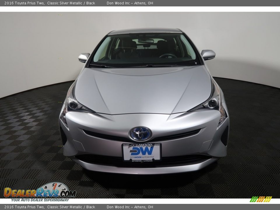 2016 Toyota Prius Two Classic Silver Metallic / Black Photo #6