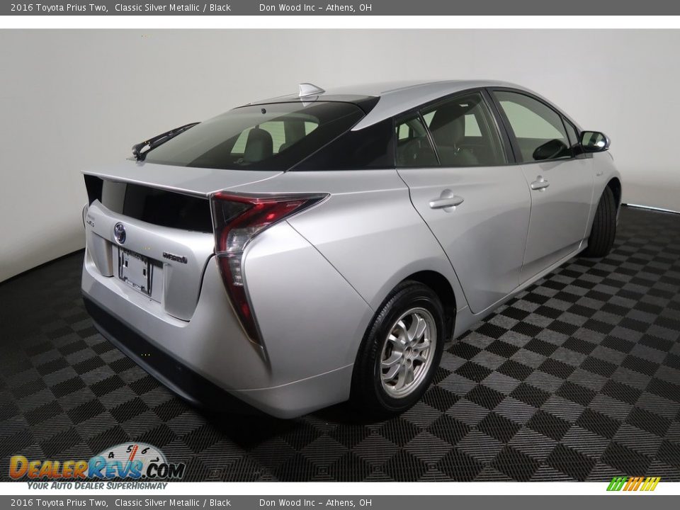 2016 Toyota Prius Two Classic Silver Metallic / Black Photo #12