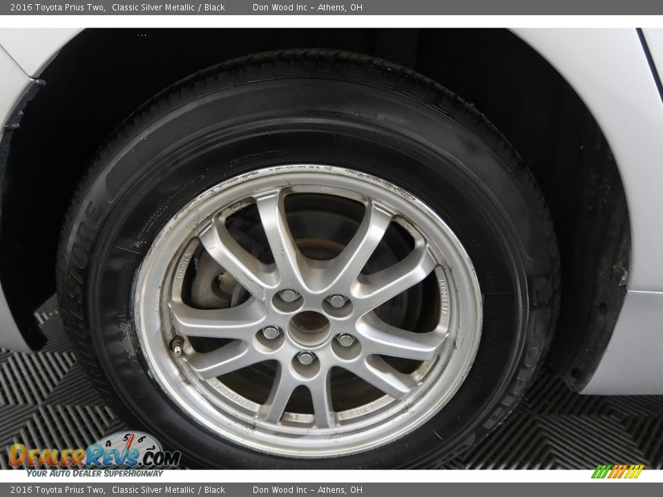 2016 Toyota Prius Two Classic Silver Metallic / Black Photo #26
