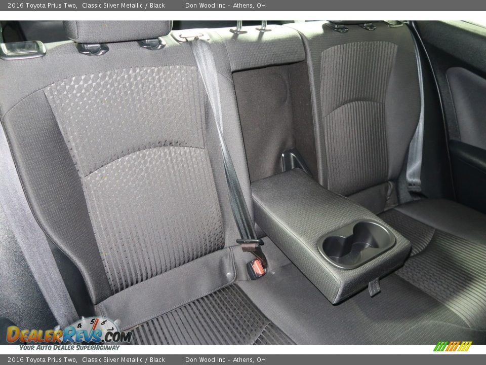 2016 Toyota Prius Two Classic Silver Metallic / Black Photo #36