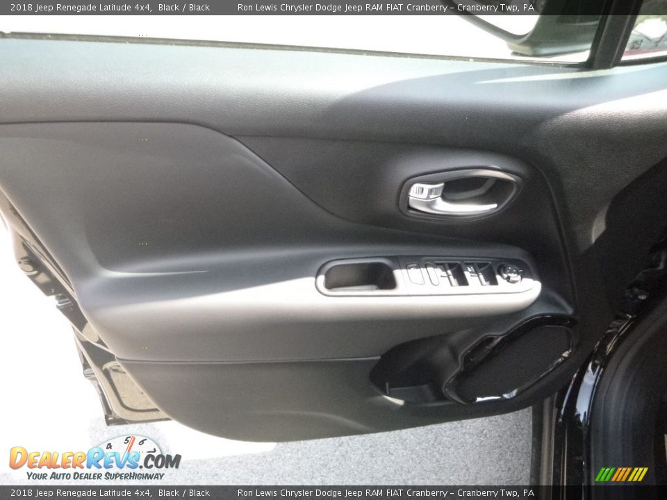 2018 Jeep Renegade Latitude 4x4 Black / Black Photo #13