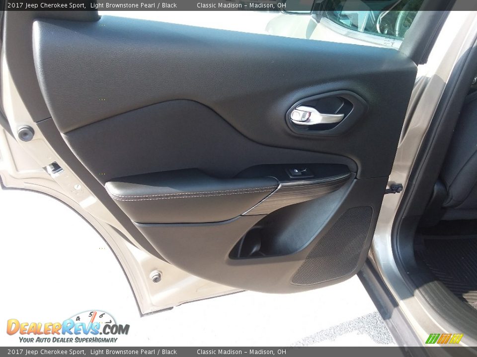 2017 Jeep Cherokee Sport Light Brownstone Pearl / Black Photo #4