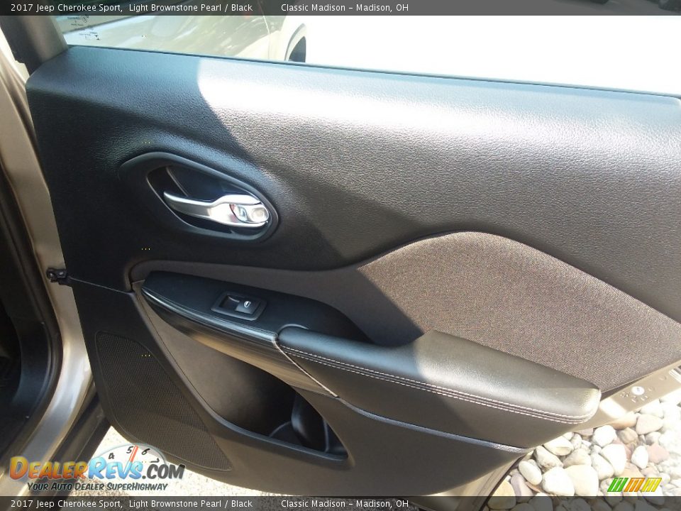 2017 Jeep Cherokee Sport Light Brownstone Pearl / Black Photo #11