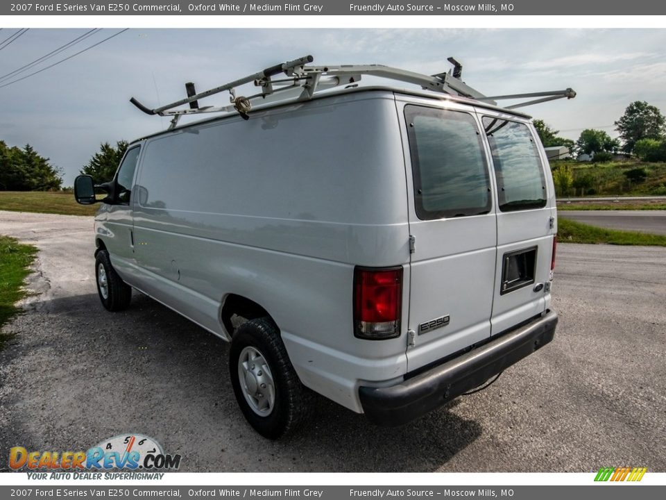 2007 Ford E Series Van E250 Commercial Oxford White / Medium Flint Grey Photo #6