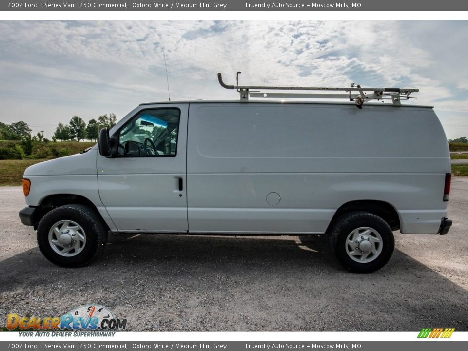 2007 Ford E Series Van E250 Commercial Oxford White / Medium Flint Grey Photo #7