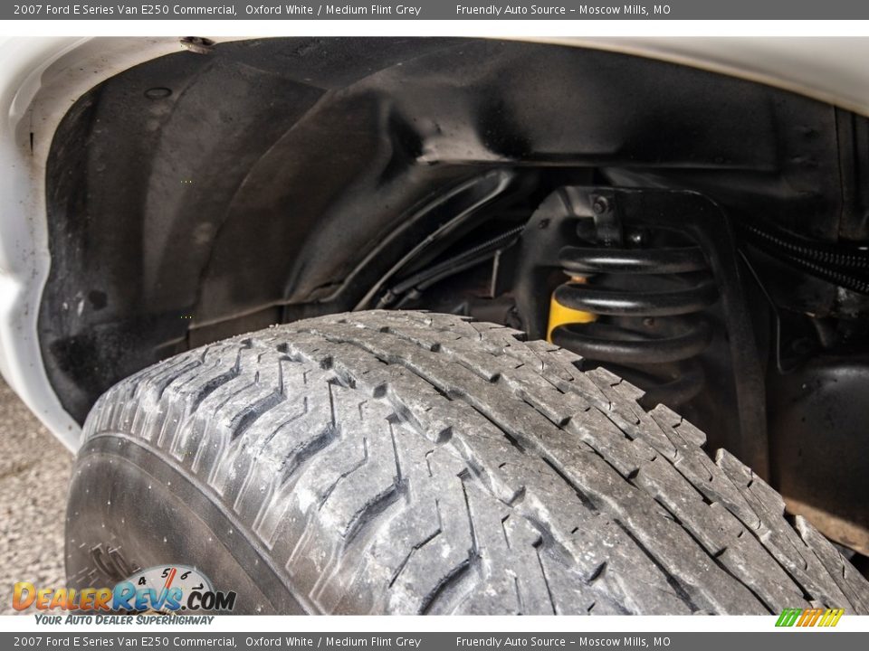 2007 Ford E Series Van E250 Commercial Oxford White / Medium Flint Grey Photo #12