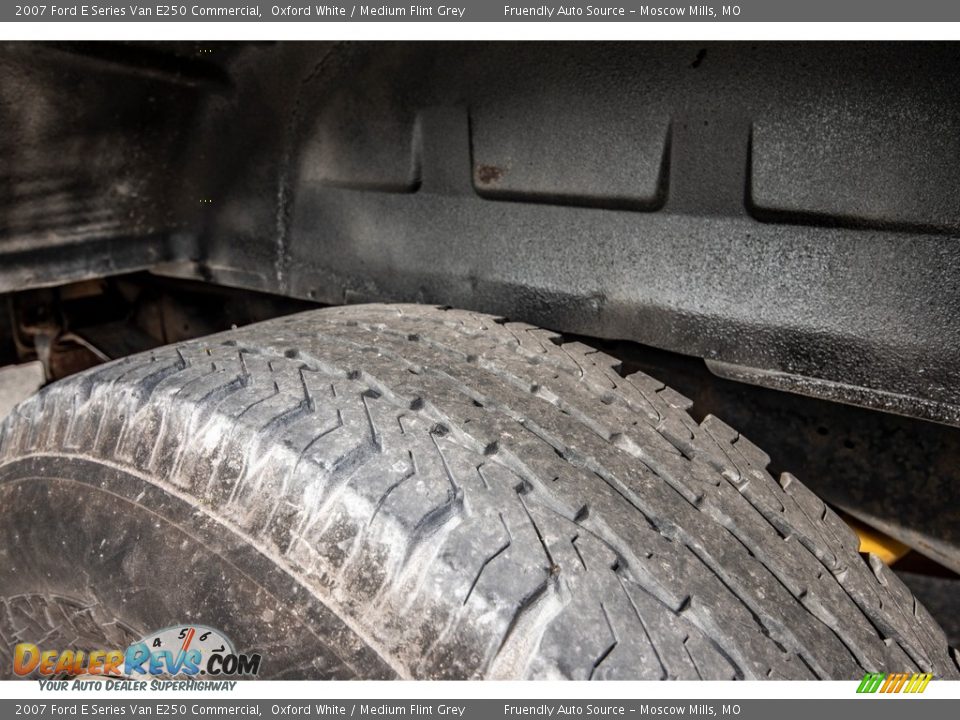2007 Ford E Series Van E250 Commercial Oxford White / Medium Flint Grey Photo #13