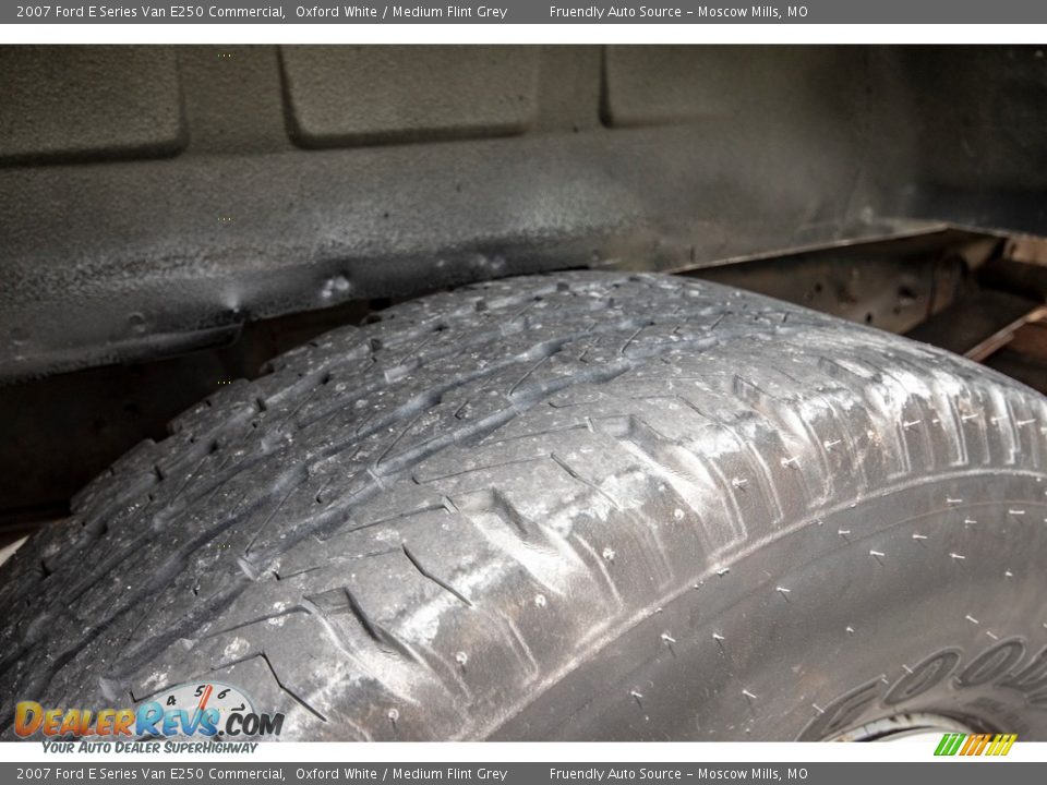 2007 Ford E Series Van E250 Commercial Oxford White / Medium Flint Grey Photo #14