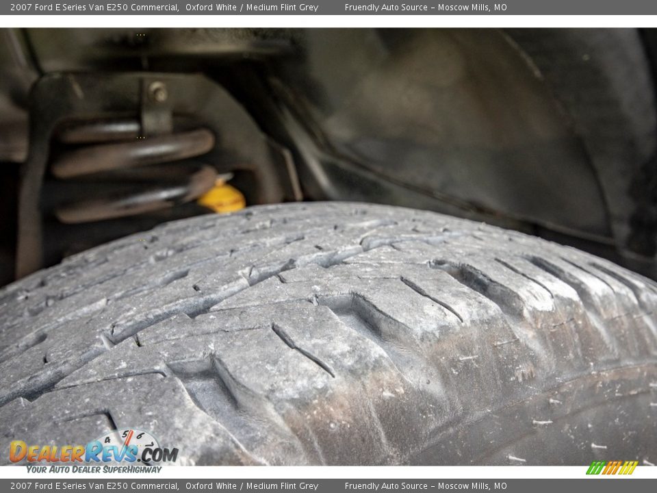 2007 Ford E Series Van E250 Commercial Oxford White / Medium Flint Grey Photo #15