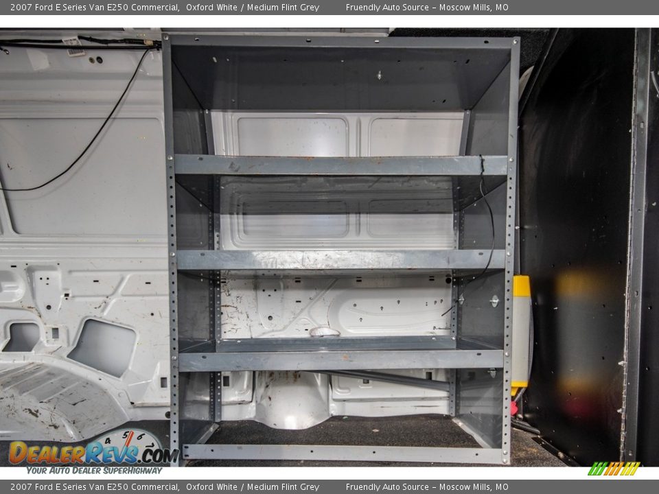 2007 Ford E Series Van E250 Commercial Oxford White / Medium Flint Grey Photo #19