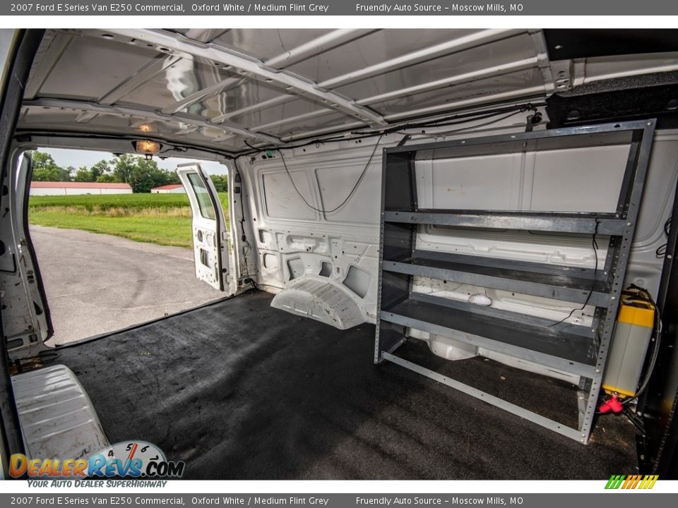 2007 Ford E Series Van E250 Commercial Oxford White / Medium Flint Grey Photo #20