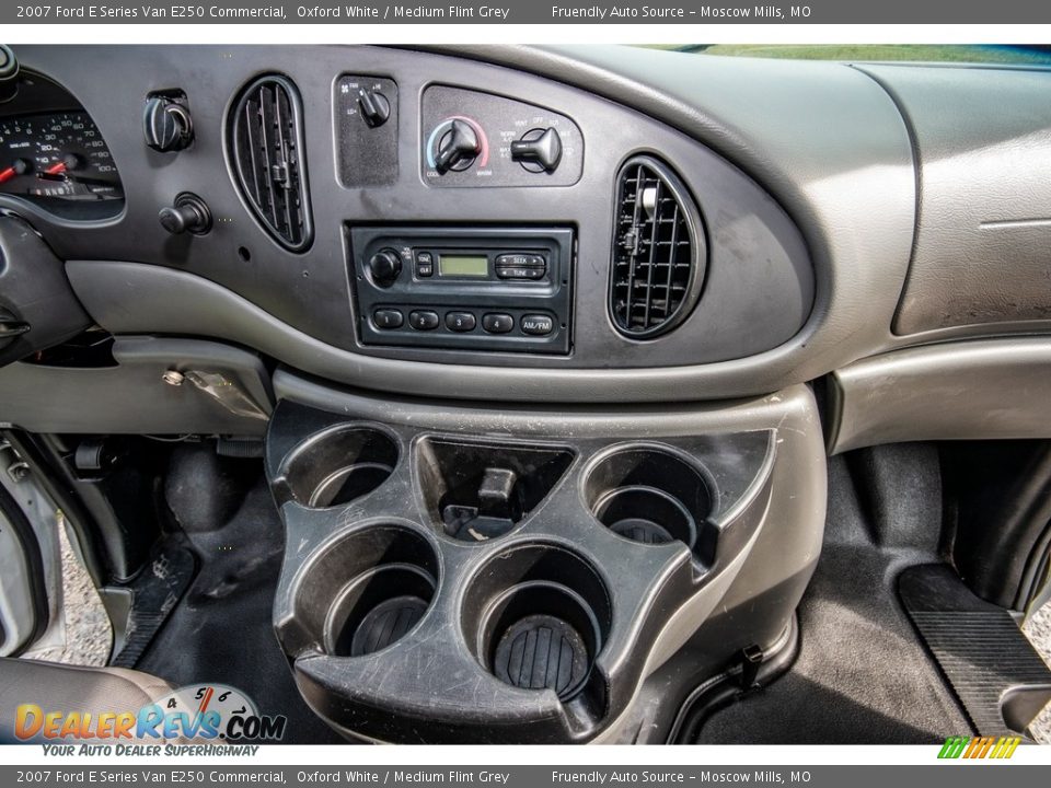 2007 Ford E Series Van E250 Commercial Oxford White / Medium Flint Grey Photo #35