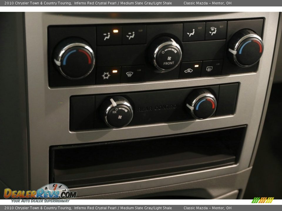 2010 Chrysler Town & Country Touring Inferno Red Crystal Pearl / Medium Slate Gray/Light Shale Photo #18