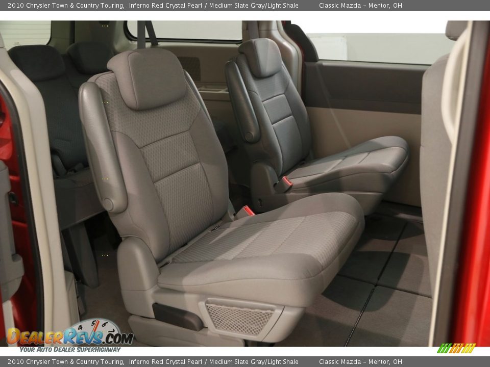 2010 Chrysler Town & Country Touring Inferno Red Crystal Pearl / Medium Slate Gray/Light Shale Photo #24