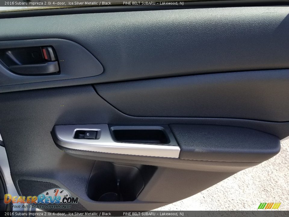 2016 Subaru Impreza 2.0i 4-door Ice Silver Metallic / Black Photo #13